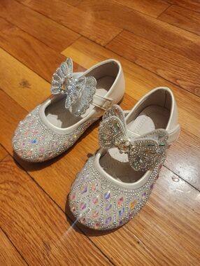 Girls Ivory Mary Jane Dress Shoes with Crystal Butterfly Accent